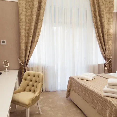 Monroe 4*