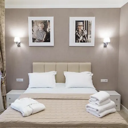 Monroe Готель 4*